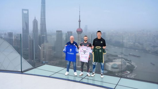 HJC黄金城·集团拥有一个好平台展示图片