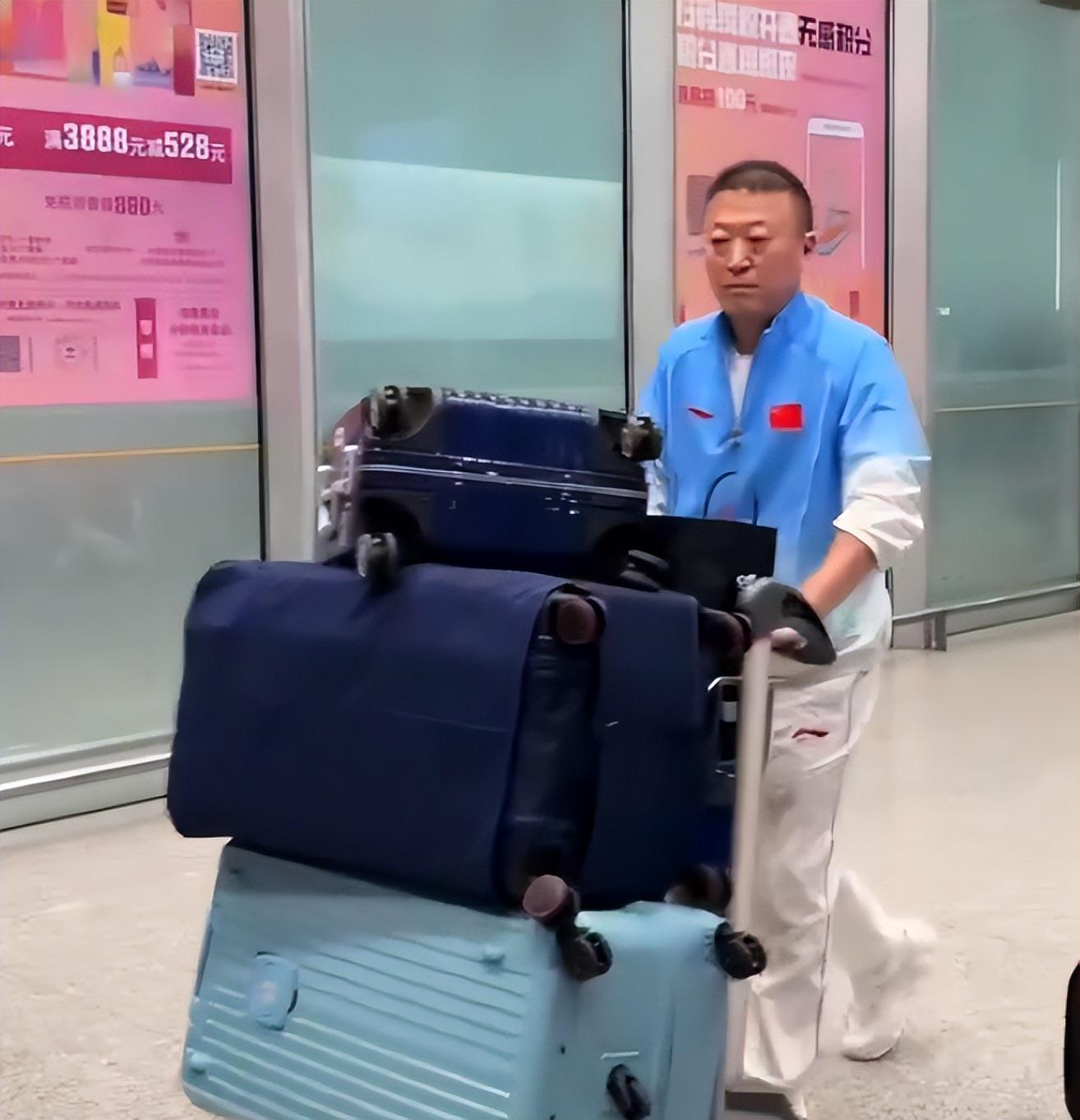 HJC黄金城·集团拥有一个好平台展示图片